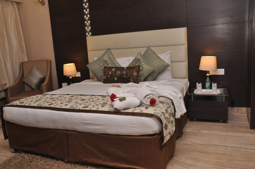 Hotel Golf View Noida Exterior foto